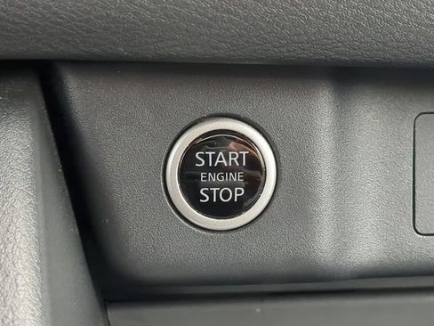 Used 2023 Nissan Rogue SV AWD/4WD image 33