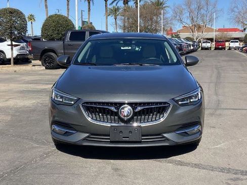 Used 2018 Buick Regal Essence w/ Driver Confidence Package #1 image 3