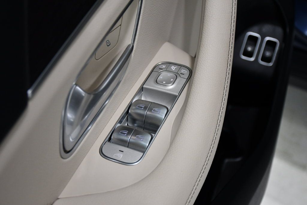 Used 2025 Mercedes-Benz GLE 450e 4MATIC image 18