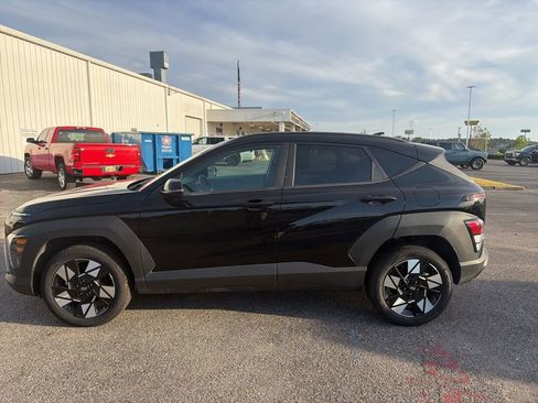 Used 2025 Hyundai Kona SEL image 2