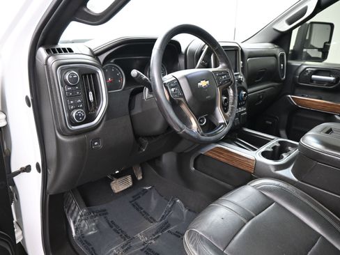 Used 2021 Chevrolet Silverado 2500 High Country image 12