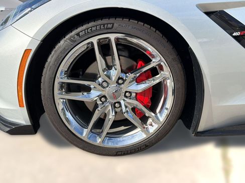 Used 2019 Chevrolet Corvette Stingray Coupe w/ 1LT RWD image 11