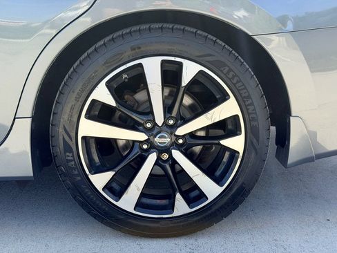 Used 2018 Nissan Altima 2.5 SR FWD image 28