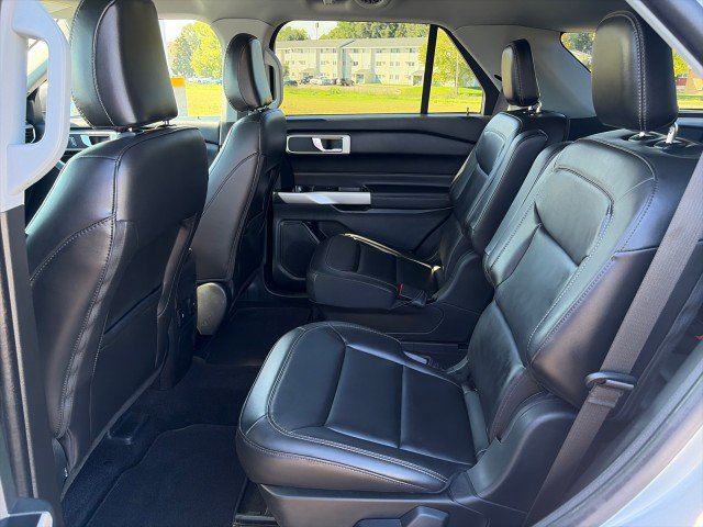 Used 2024 Ford Explorer XLT w/ Equipment Group 202A AWD/4WD image 22