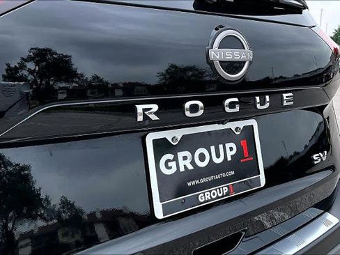 Certified 2023 Nissan Rogue SV FWD image 10