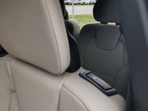New 2026 Volvo XC90 B6 Plus image 31
