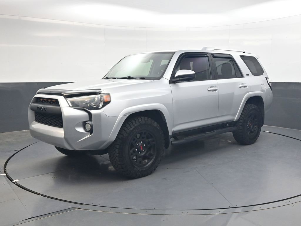 Used 2017 Toyota 4Runner SR5 AWD/4WD image 8