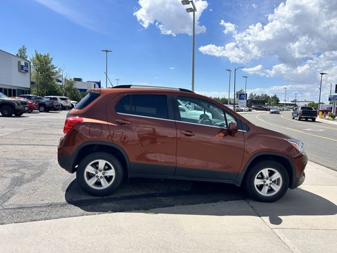 Used 2019 Chevrolet Trax LT AWD/4WD image 6