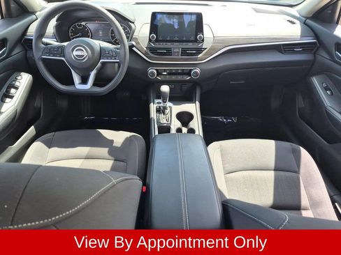 Used 2025 Nissan Altima 2.5 SV FWD image 26