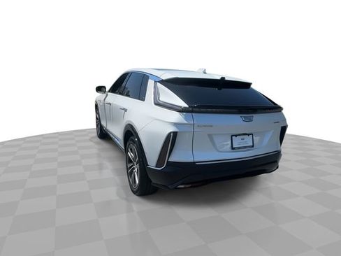 Certified 2024 Cadillac Lyriq Luxury AWD/4WD image 6