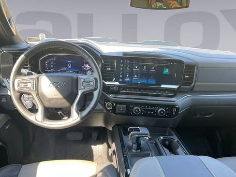 Used 2025 Chevrolet Silverado 1500 ZR2 image 12