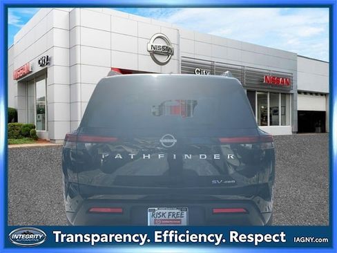Certified 2024 Nissan Pathfinder SV image 7