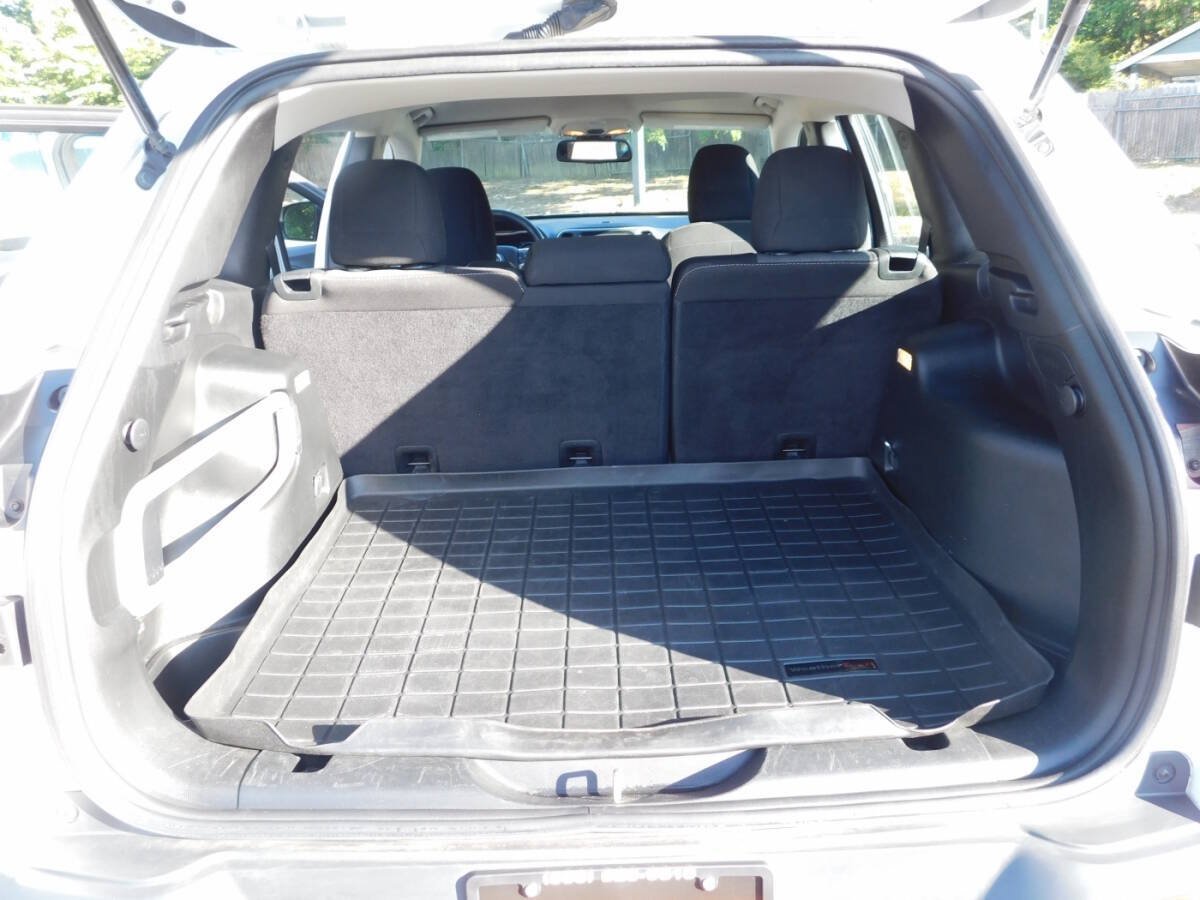 Used 2017 Jeep Cherokee Sport FWD image 5