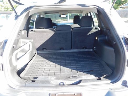 Used 2017 Jeep Cherokee Sport FWD image 5