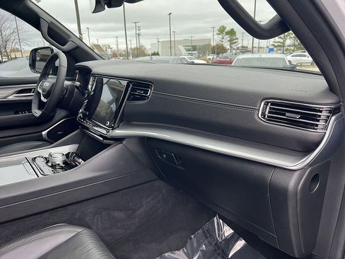 Used 2022 Jeep Wagoneer Series III image 29