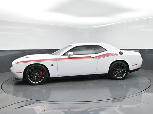 Used 2022 Dodge Challenger R/T Scat Pack RWD image 5