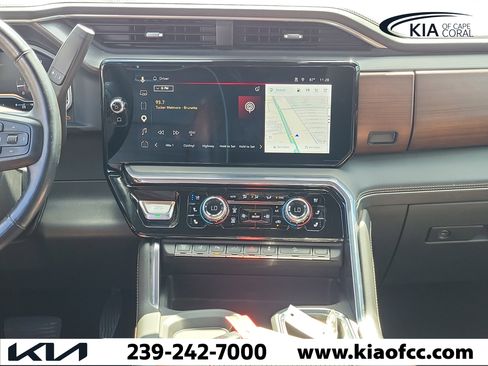 Used 2024 GMC Sierra 2500 Denali Ultimate w/ Snow Plow Prep/Camper Package AWD/4WD image 19