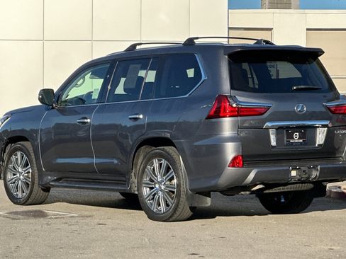 Used 2017 Lexus LX 570 4WD image 6