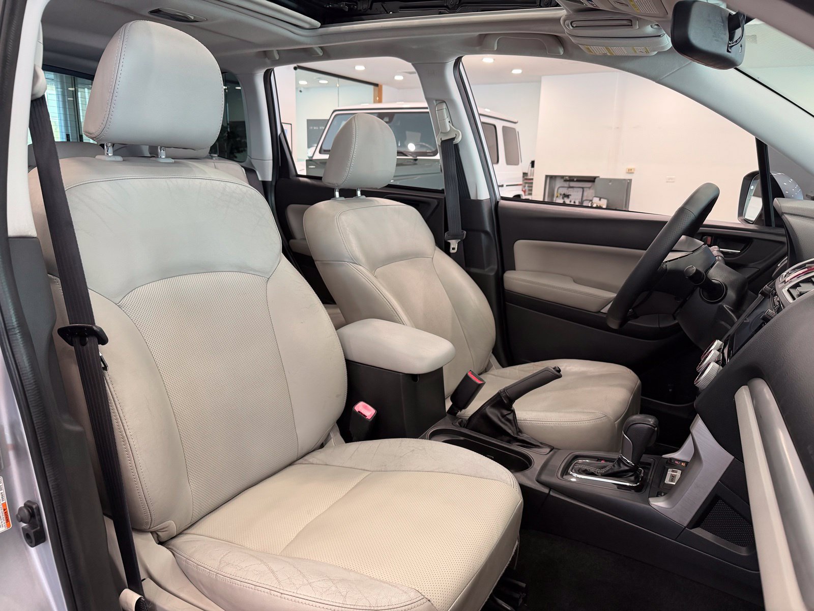 Used 2016 Subaru Forester 2.5i Touring w/ Eyesight & Navigation System AWD/4WD image 25