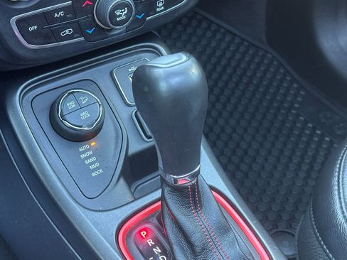 Used 2018 Jeep Compass Trailhawk w/ Leather Interior Group image 21