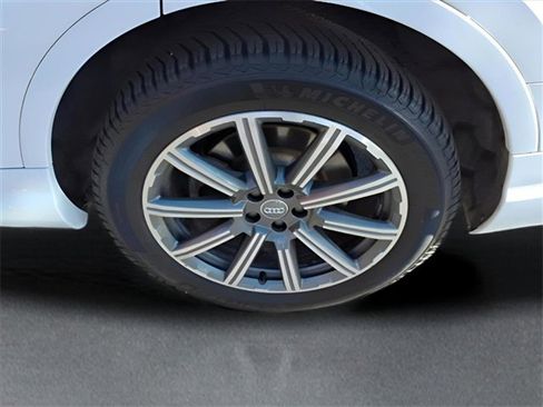 Used 2018 Audi Q7 3.0T Prestige image 7