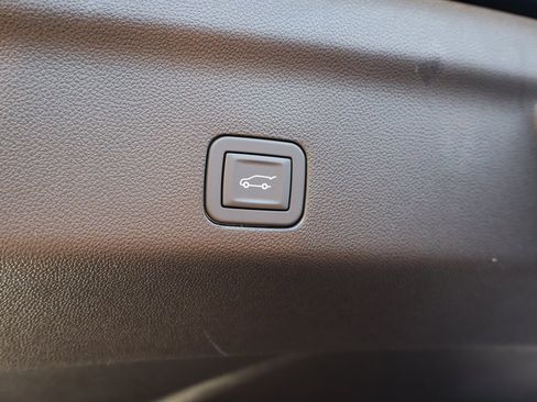 New 2026 Chevrolet Suburban High Country image 28