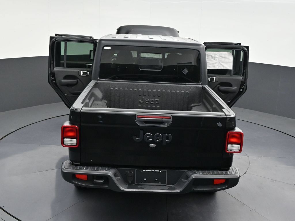 Used 2025 Jeep Gladiator Sport AWD/4WD image 34