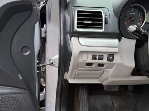 Used 2017 Subaru Forester 2.5i Premium w/ All-Weather Package image 34