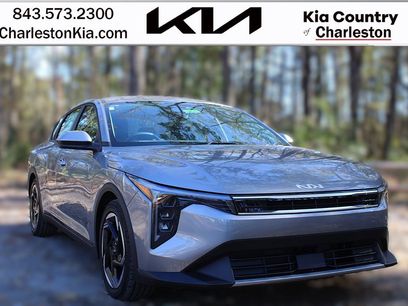 New 2025 Kia K4 LXS