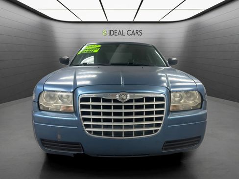 Used 2007 Chrysler 300 RWD image 2