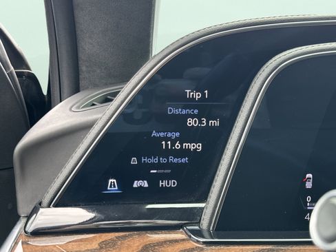 Used 2022 Cadillac Escalade ESV Premium Luxury Platinum w/ Heavy-Duty Trailer Package image 53