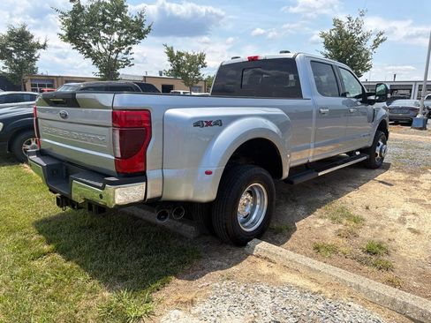 Used 2021 Ford F350 Lariat w/ Lariat Ultimate Package AWD/4WD image 4
