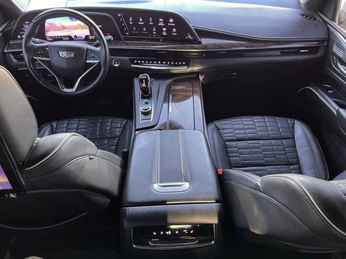 Used 2022 Cadillac Escalade Sport Platinum w/ LPO, ONYX Package image 11