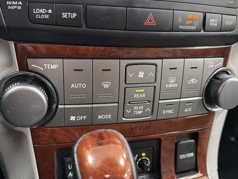 Used 2012 Toyota Highlander Limited w/ Tow Pkg image 21