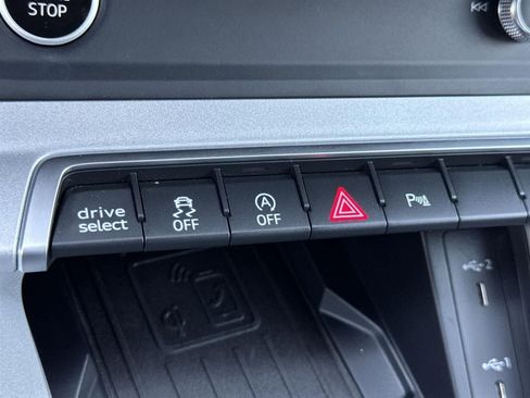 Used 2024 Audi Q3 2.0T Premium image 19