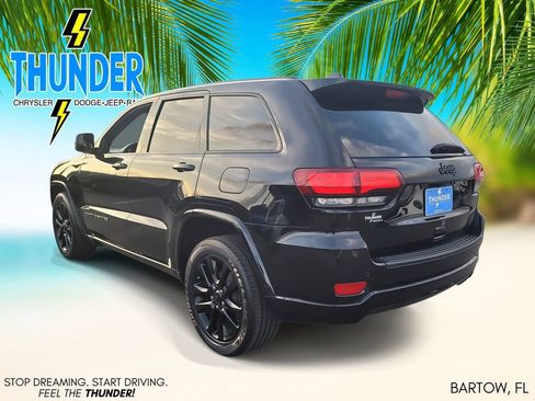 Used 2019 Jeep Grand Cherokee Altitude image 3