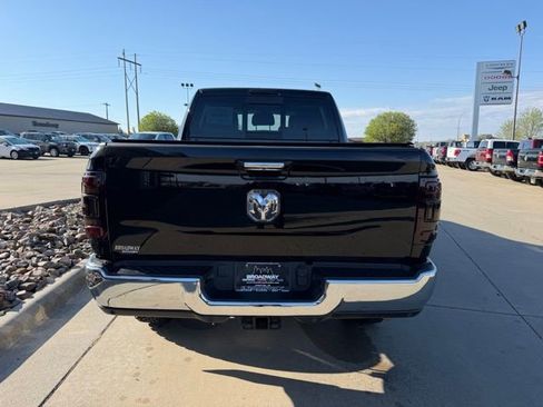 Used 2022 RAM 2500 Laramie AWD/4WD image 7