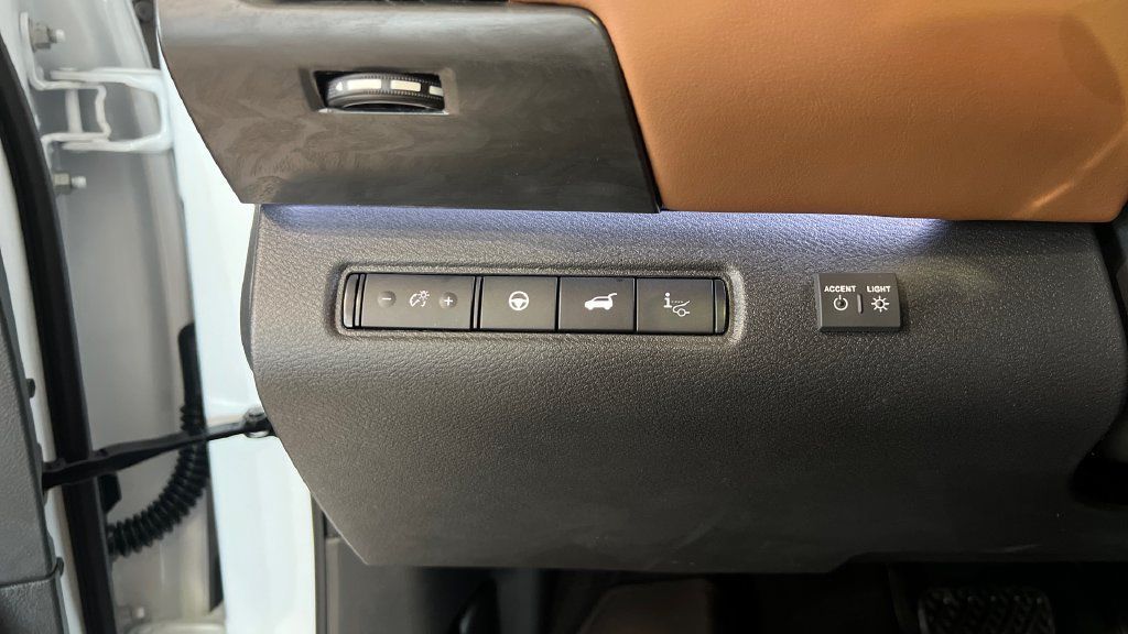 New 2026 Nissan Pathfinder Platinum AWD/4WD image 25