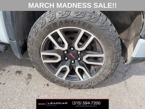 Used 2024 GMC Sierra 1500 AT4 w/ Technology Package image 10