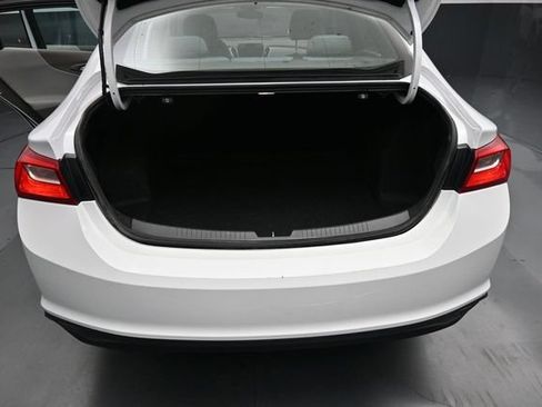 Used 2021 Chevrolet Malibu LS FWD image 19