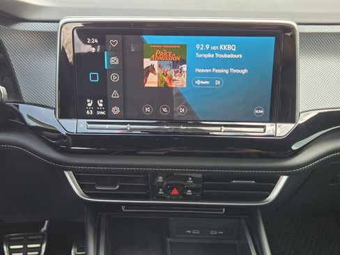 Used 2024 Volkswagen Atlas Cross Sport SEL R-Line image 24