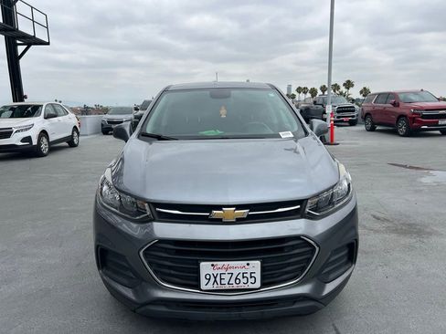 Used 2020 Chevrolet Trax LS FWD image 2
