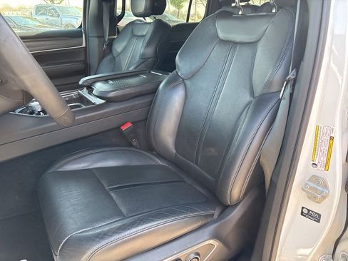 Used 2023 Jeep Wagoneer Series III w/ Preferred Equipment Group image 60