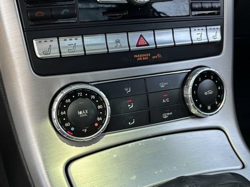 Used 2014 Mercedes-Benz SLK 250 image 24