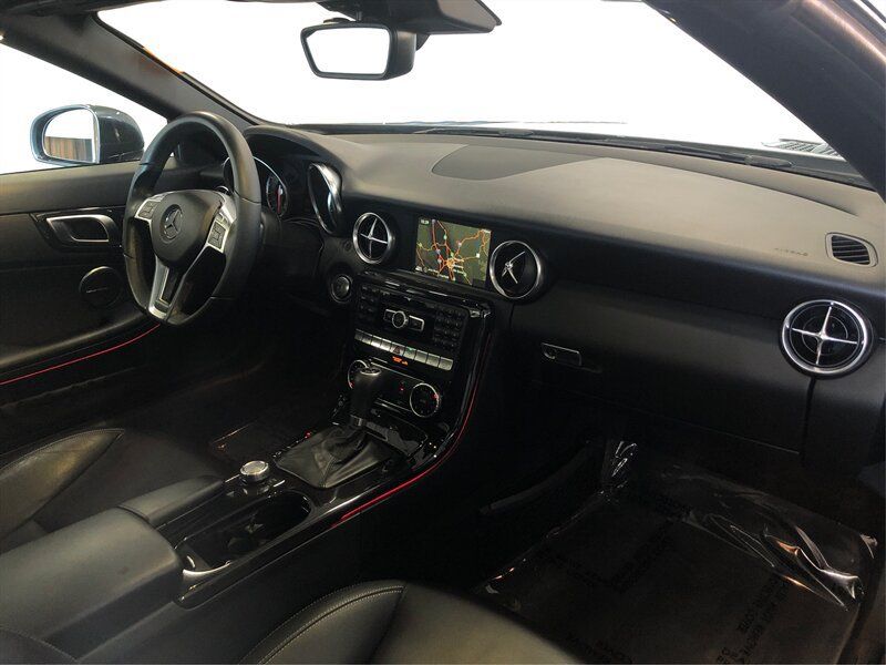 Used 2015 Mercedes-Benz SLK 350 image 18