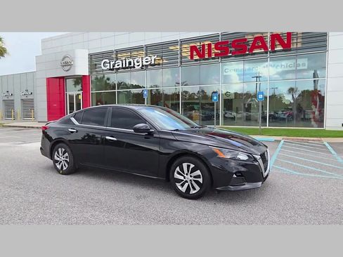 Used 2022 Nissan Altima 2.5 S FWD image 17