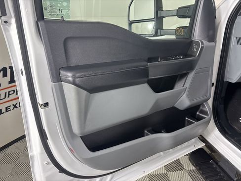 Used 2024 Ford F350 XLT image 7