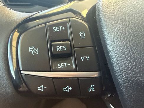 Used 2023 Ford Escape Platinum AWD/4WD image 20