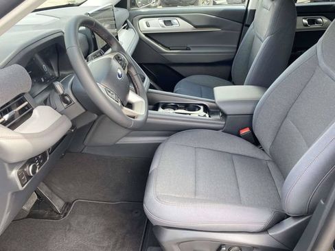 New 2026 Ford Explorer Active RWD image 6