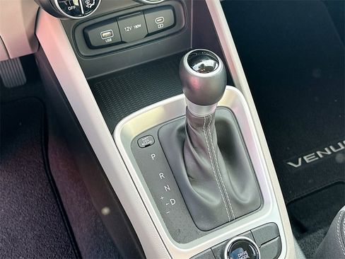 Used 2023 Hyundai Venue SEL image 22